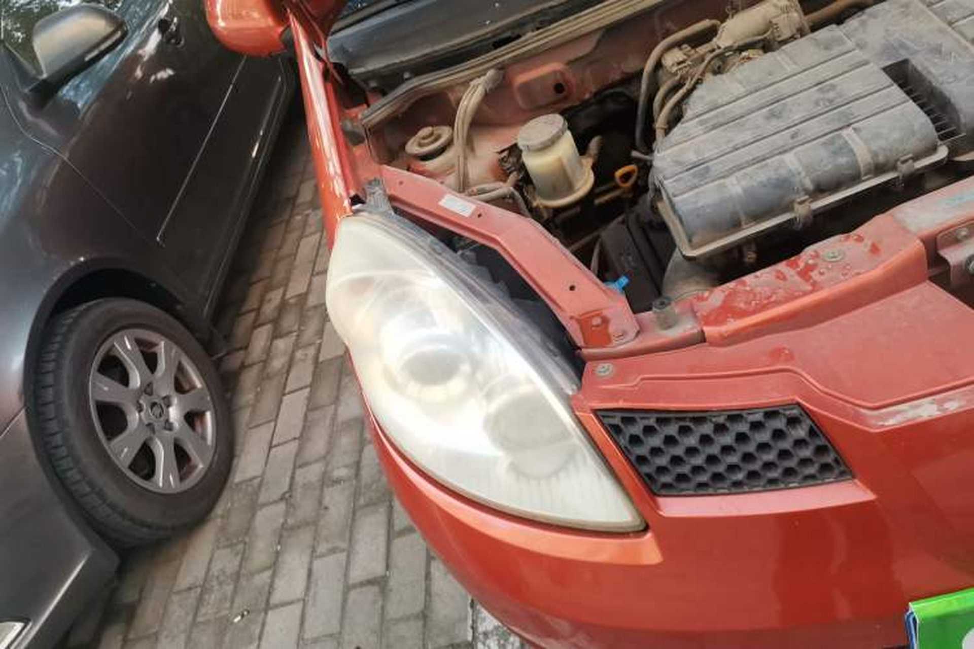 Used Great Wall Genie 2009 1.3L Comfort Model Right Front Headlight