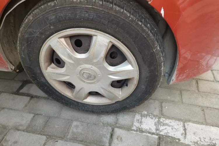 Used Great Wall Genie 2009 1.3L Comfort Model Right Front Wheel Hub