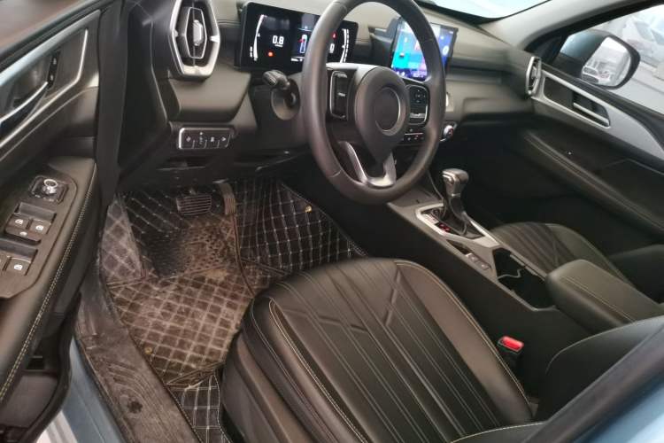 Used Great Wall King Kong Poer 2023 2.0T Automatic Diesel 4x4 Elite Edition Flatbed GW4D20M Driver Seat