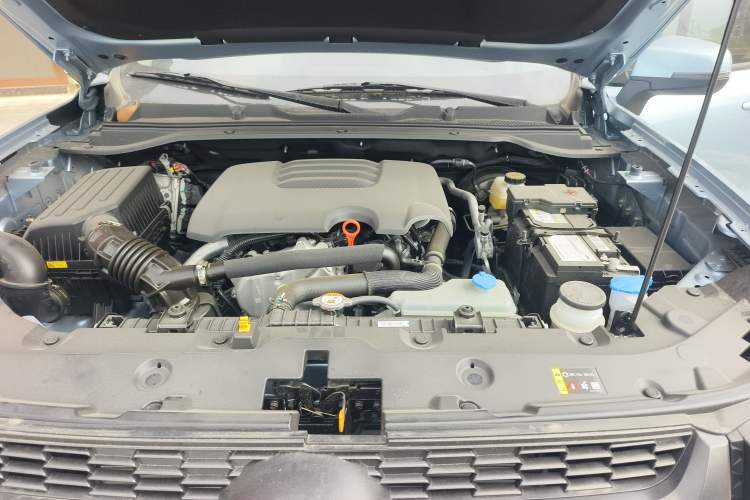 Used Great Wall King Kong Poer 2024 2.0T Automatic 8AT Gasoline Two-Wheel-Drive Navigation Edition Flatbed Engine Bay