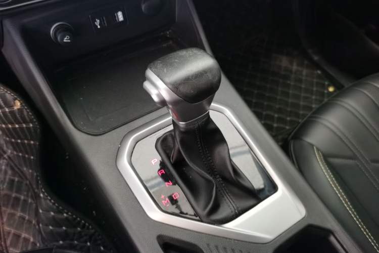 Used Great Wall King Kong Poer 2023 2.0T Automatic Diesel 4x4 Elite Edition Flatbed GW4D20M Gear Lever