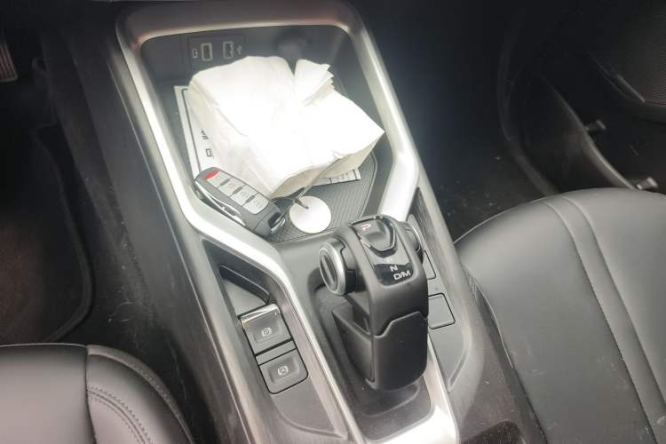 Used Great Wall King Kong Poer 2024 2.0T Automatic 8AT Gasoline Two-Wheel-Drive Navigation Edition Flatbed Gear Lever