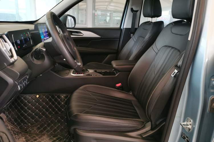 Used Great Wall King Kong Poer 2023 2.0T Automatic Diesel 4x4 Elite Edition Flatbed GW4D20M Left Front Seat