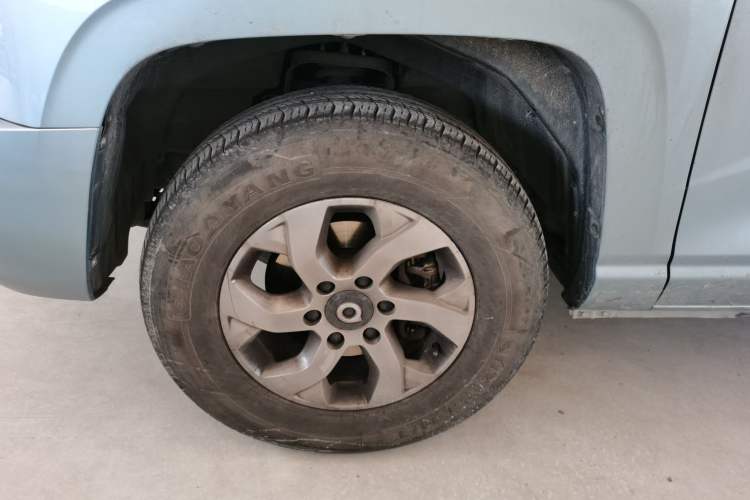 Used Great Wall King Kong Poer 2023 2.0T Automatic Diesel 4x4 Elite Edition Flatbed GW4D20M Left Front Wheel Hub
