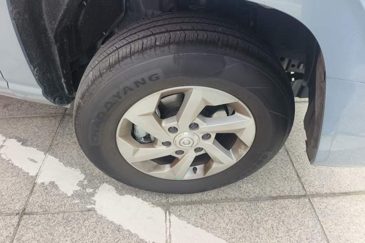 Used Great Wall King Kong Poer 2024 2.0T Automatic 8AT Gasoline Two-Wheel-Drive Navigation Edition Flatbed Right Front Wheel Hub