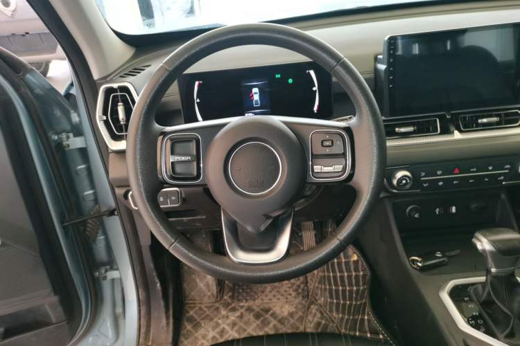 Used Great Wall King Kong Poer 2023 2.0T Automatic Diesel 4x4 Elite Edition Flatbed GW4D20M Steering Wheel