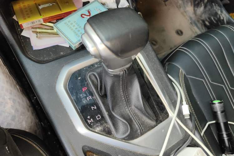 Used Great Wall King Kong Poer 2023 2.0T Automatic Diesel 4x4 Elite Edition Flatbed GW4D20M Gear Lever