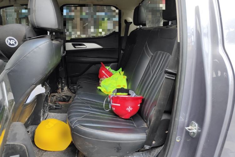Used Great Wall King Kong Poer 2023 2.0T Automatic Diesel 4x4 Elite Edition Flatbed GW4D20M Left Rear Seat