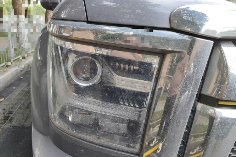 Used Great Wall King Kong Poer 2023 2.0T Automatic Diesel 4x4 Elite Edition Flatbed GW4D20M Right Front Headlight