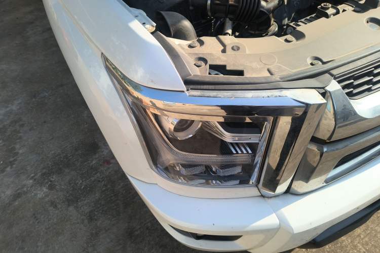 Used Great Wall King Kong Poer 2023 2.0T Automatic Gasoline Two-Wheel-Drive Elite Version Flatbed GW4C20C Right Front Headlight