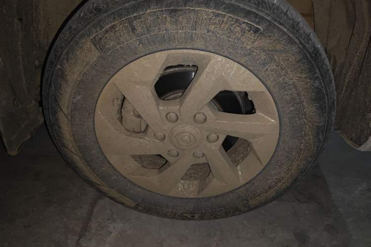 Used Great Wall King Kong Poer 2023 2.0T Automatic Diesel Two-Wheel-Drive Elite Version Flatbed GW4D20M Right Front Wheel Hub