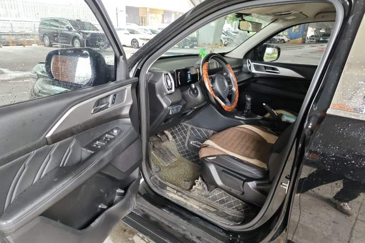 Used Great Wall King Kong Poer 2022 2.0T Manual Diesel Two-Wheel Drive Elite Version with Long Bed GW4D20M Driver Seat