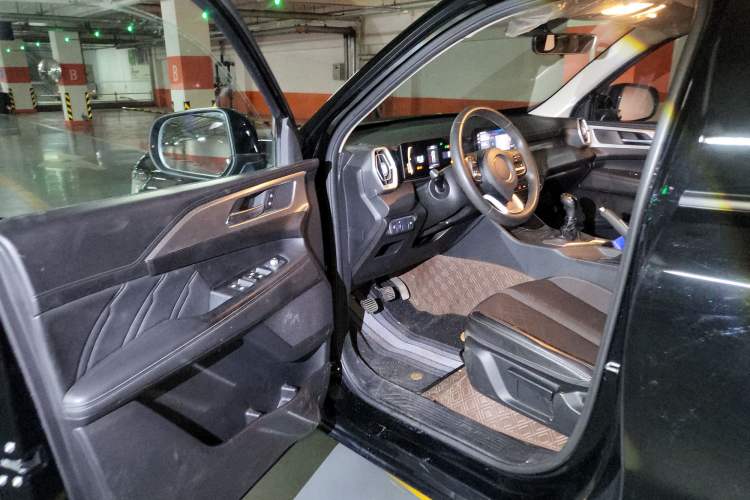 Used Great Wall King Kong Poer 2022 2.0T Manual Diesel Two-Wheel Drive Elite Version with Long Bed GW4D20M Driver Seat
