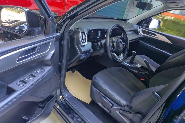 Used Great Wall King Kong Poer 2022 2.0T Manual Diesel Two-Wheel Drive Elite Version with Long Bed GW4D20M Driver Seat