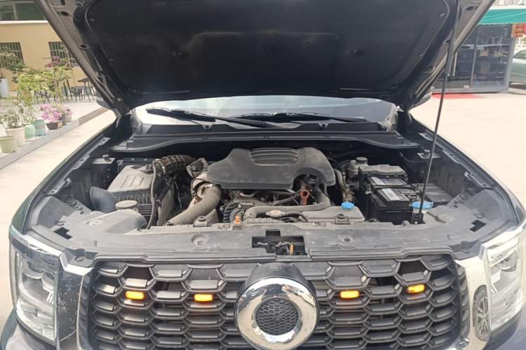 Used Great Wall King Kong Poer 2022 2.0T Manual Diesel 4x4 Elite Long-Box Version GW4D20M Engine Bay