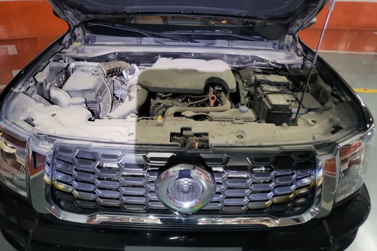 Used Great Wall King Kong Poer 2022 2.0T Manual Diesel Two-Wheel Drive Elite Version with Long Bed GW4D20M Engine Bay