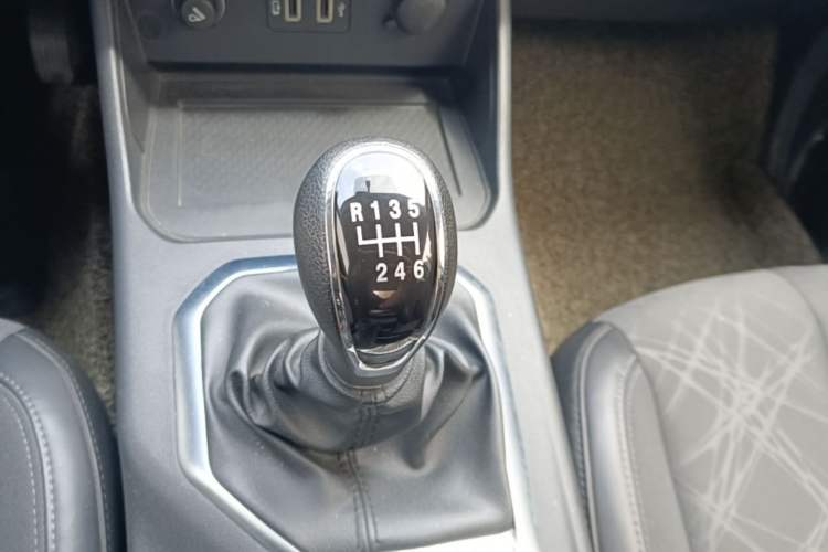 Used Great Wall King Kong Poer 2022 2.0T Manual Diesel 4x4 Elite Long-Box Version GW4D20M Gear Lever