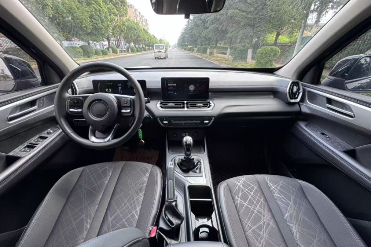 Used Great Wall King Kong Poer 2022 2.0T Manual Diesel 4x4 Elite Long-Box Version GW4D20M Interior 2