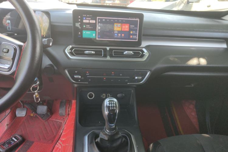 Used Great Wall King Kong Poer 2022 2.0T Manual Diesel 4x4 Elite Long-Box Version GW4D20M Interior 5