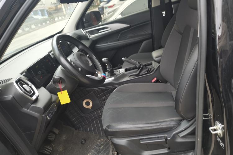 Used Great Wall King Kong Poer 2022 2.0T Manual Gasoline Two-Wheel Drive Elite Version with Long Bed and Flatbed – GW4C20B Left Front Seat