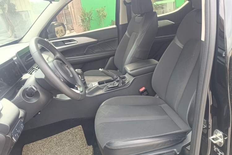 Used Great Wall King Kong Poer 2022 2.0T Manual Diesel 4x4 Elite Long-Box Version GW4D20M Left Front Seat