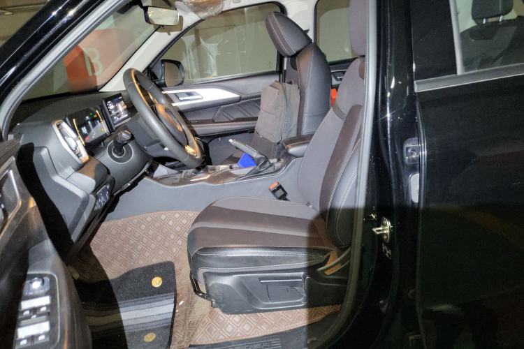 Used Great Wall King Kong Poer 2022 2.0T Manual Diesel Two-Wheel Drive Elite Version with Long Bed GW4D20M Left Front Seat