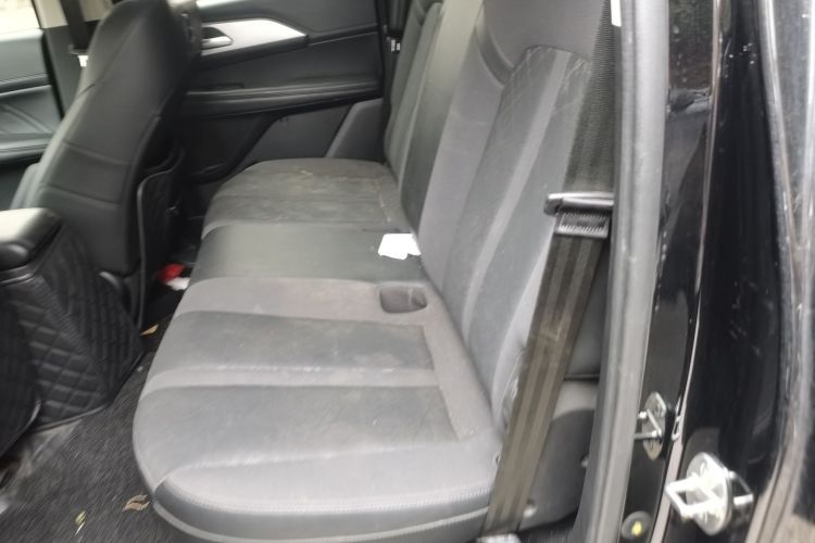Used Great Wall King Kong Poer 2022 2.0T Manual Gasoline Two-Wheel Drive Elite Version with Long Bed and Flatbed – GW4C20B Left Rear Seat