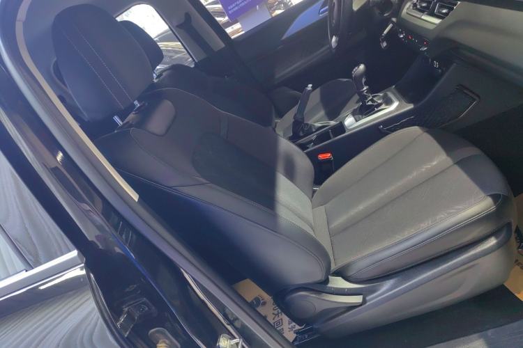 Used Great Wall King Kong Poer 2022 2.0T Manual Diesel Two-Wheel Drive Elite Version with Long Bed GW4D20M Right Front Seat