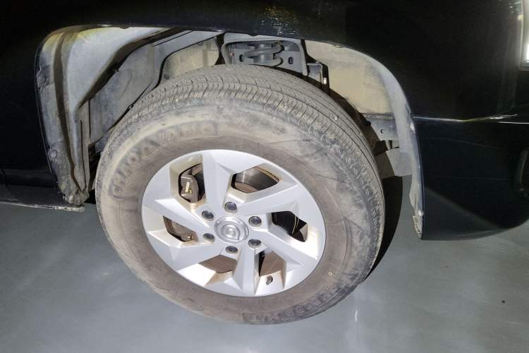 Used Great Wall King Kong Poer 2022 2.0T Manual Diesel Two-Wheel Drive Elite Version with Long Bed GW4D20M Right Front Wheel Hub