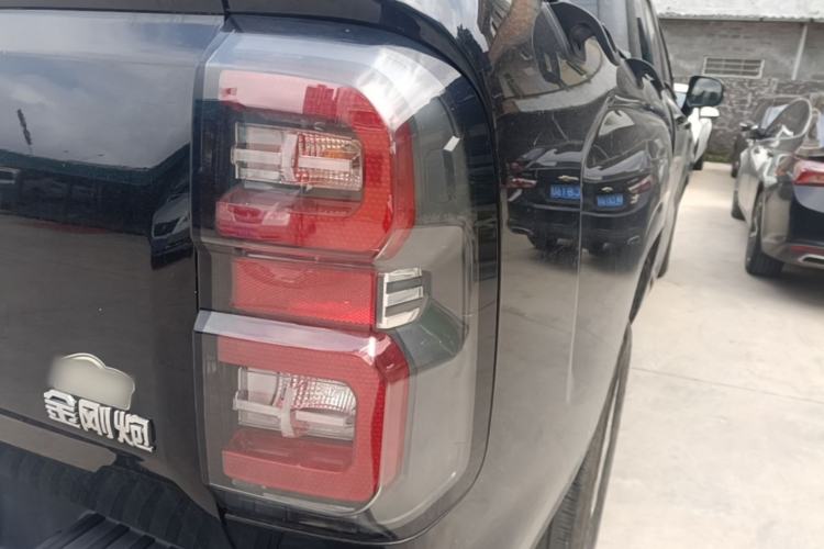 Used Great Wall King Kong Poer 2022 2.0T Manual Diesel 4x4 Elite Long-Box Version GW4D20M Right Rear Taillight