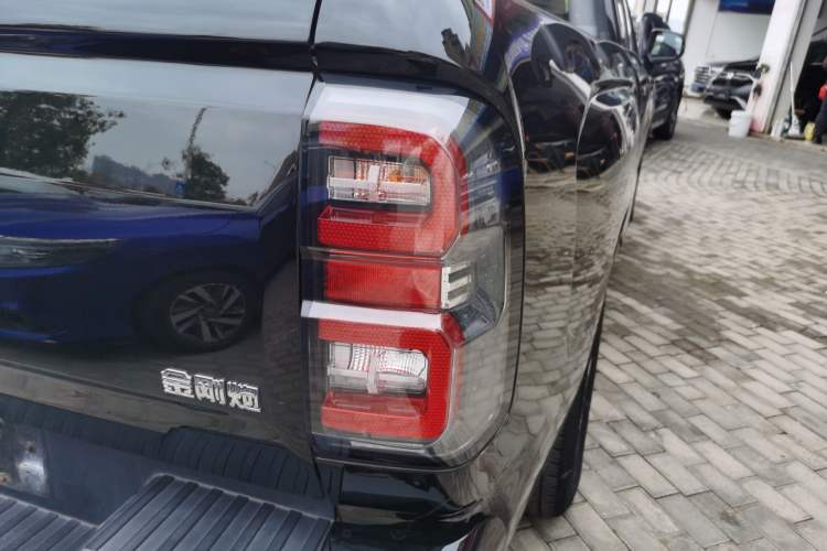 Used Great Wall King Kong Poer 2022 2.0T Manual Diesel Two-Wheel-Drive Entrepreneurial Long-Box Version GW4D20M Right Rear Taillight
