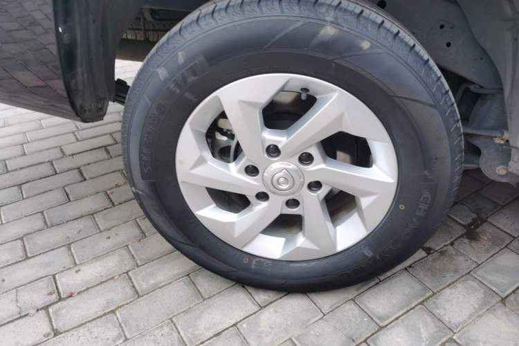 Used Great Wall King Kong Poer 2022 2.0T Manual Diesel Two-Wheel-Drive Entrepreneurial Long-Box Version GW4D20M Right Rear Wheel Hub
