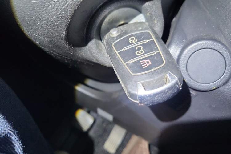 Used Great Wall King Kong Poer 2022 2.0T Manual Diesel Two-Wheel Drive Elite Version with Long Bed GW4D20M Vehicle Key