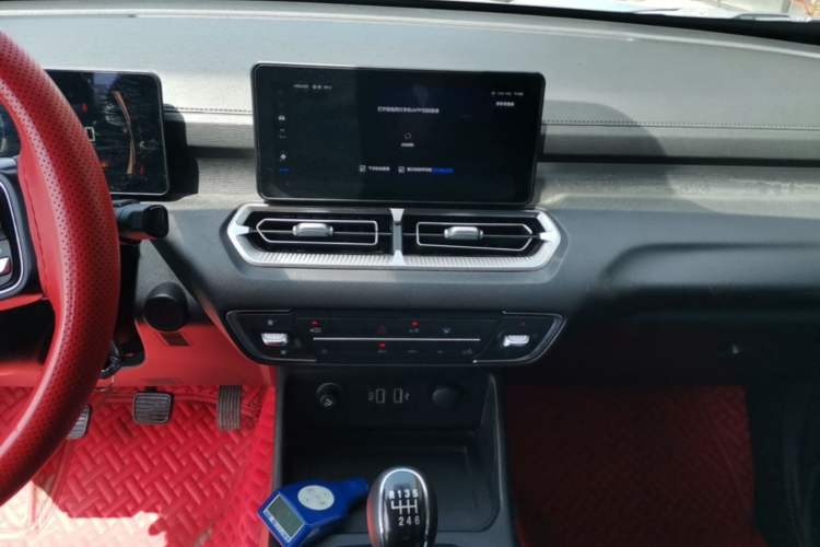 Used Great Wall King Kong Poer 2022 2.0T Manual Diesel 4x4 Elite Long-Box Version GW4D20M Audio And AC Panel