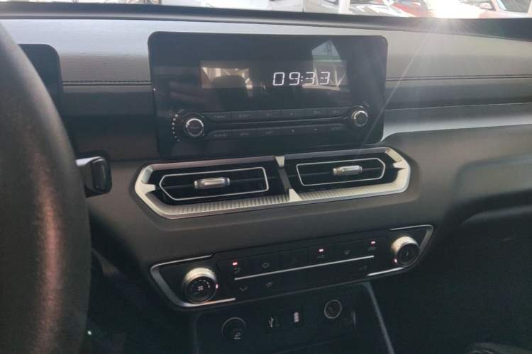 Used Great Wall King Kong Poer 2022 2.0T Manual Gasoline Two-Wheel-Drive Entrepreneurial Long-Box Version GW4C20B Audio And AC Panel