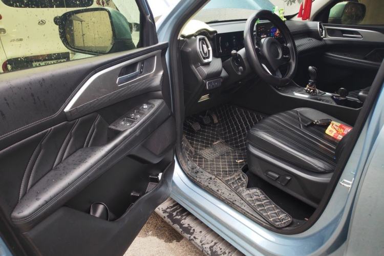 Used Great Wall King Kong Poer 2022 2.0T Manual Gasoline 4x4 Navigation Version with Long Bed – GW4C20B Driver Seat