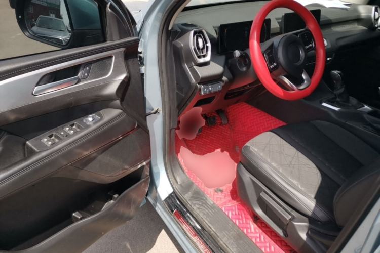 Used Great Wall King Kong Poer 2022 2.0T Manual Diesel 4x4 Elite Long-Box Version GW4D20M Driver Seat