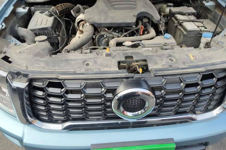 Used Great Wall King Kong Poer 2022 2.0T Manual Diesel 4x4 Elite Long-Box Version GW4D20M Engine Bay