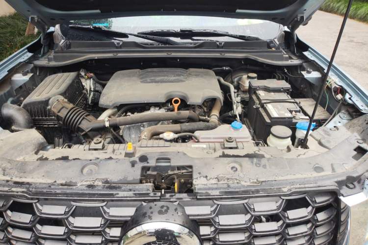 Used Great Wall King Kong Poer 2022 2.0T Manual Gasoline 4x4 Navigation Version with Long Bed – GW4C20B Engine Bay