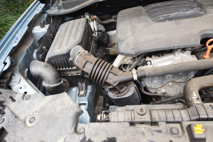 Used Great Wall King Kong Poer 2022 2.0T Manual Gasoline 4x4 Navigation Version with Long Bed – GW4C20B Engine Bay Right