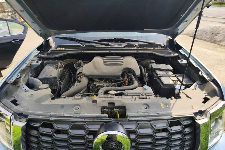 Used Great Wall King Kong Poer 2022 2.0T Manual Diesel Two-Wheel Drive Elite Version Long Bed Flatbed – GW4D20M Engine Bay