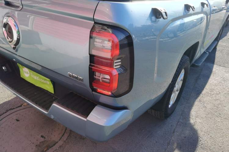 Used Great Wall King Kong Poer 2022 2.0T Manual Gasoline 4x4 Navigation Version with Long Bed – GW4C20B Exterior 6