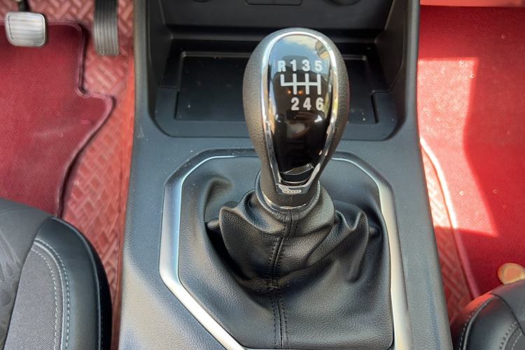 Used Great Wall King Kong Poer 2022 2.0T Manual Diesel 4x4 Elite Long-Box Version GW4D20M Gear Lever