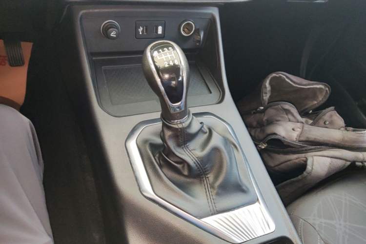 Used Great Wall King Kong Poer 2022 2.0T Manual Gasoline Two-Wheel-Drive Entrepreneurial Long-Box Version GW4C20B Gear Lever