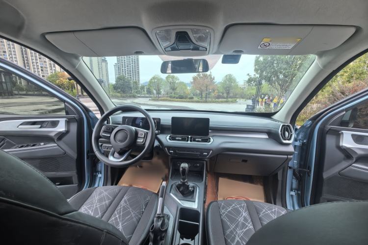 Used Great Wall King Kong Poer 2022 2.0T Manual Diesel Two-Wheel Drive Elite Version with Long Bed GW4D20M Interior 1