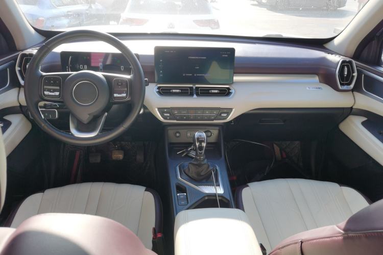 Used Great Wall King Kong Poer 2022 2.0T Manual Gasoline 4x4 Navigation Version with Long Bed – GW4C20B Interior 2