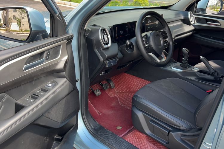 Used Great Wall King Kong Poer 2022 2.0T Manual Diesel 4x4 Elite Long-Box Version GW4D20M Interior 2