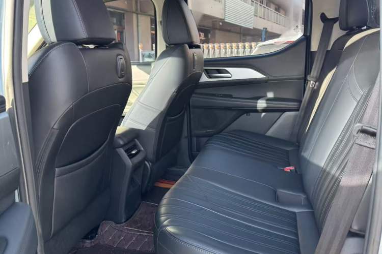 Used Great Wall King Kong Poer 2022 2.0T Manual Diesel 4x4 Navigation Version Standard Cab GW4D20M Interior 3