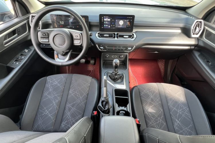 Used Great Wall King Kong Poer 2022 2.0T Manual Diesel 4x4 Elite Long-Box Version GW4D20M Interior 3