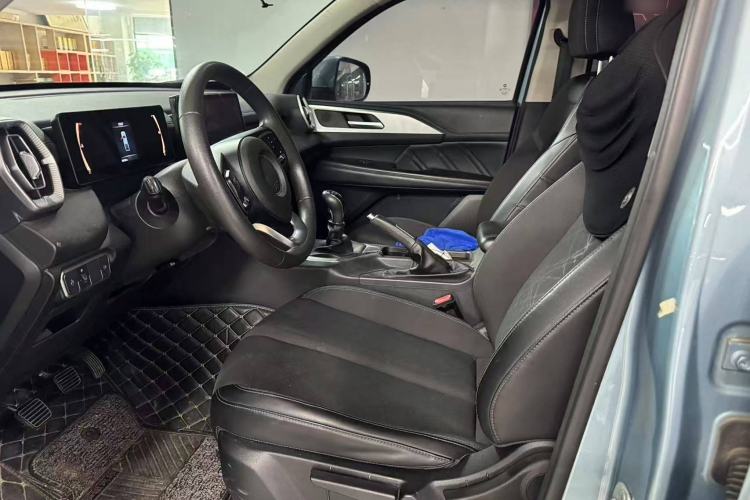 Used Great Wall King Kong Poer 2022 2.0T Manual Diesel 4x4 Elite Long-Box Version GW4D20M Left Front Seat